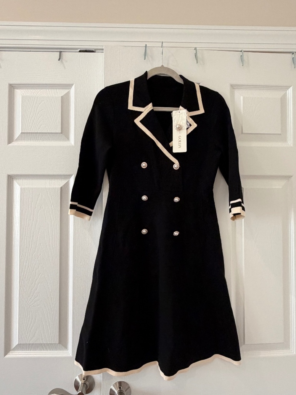 NWT GOELIA Black & Ivory Knit Dress – Pearl Buttons – Size US 6